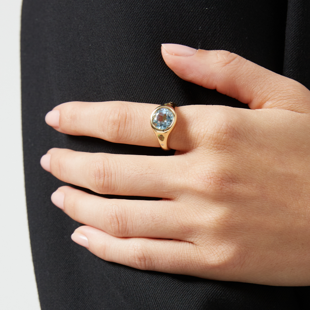 Diamond ring with peridot accent online